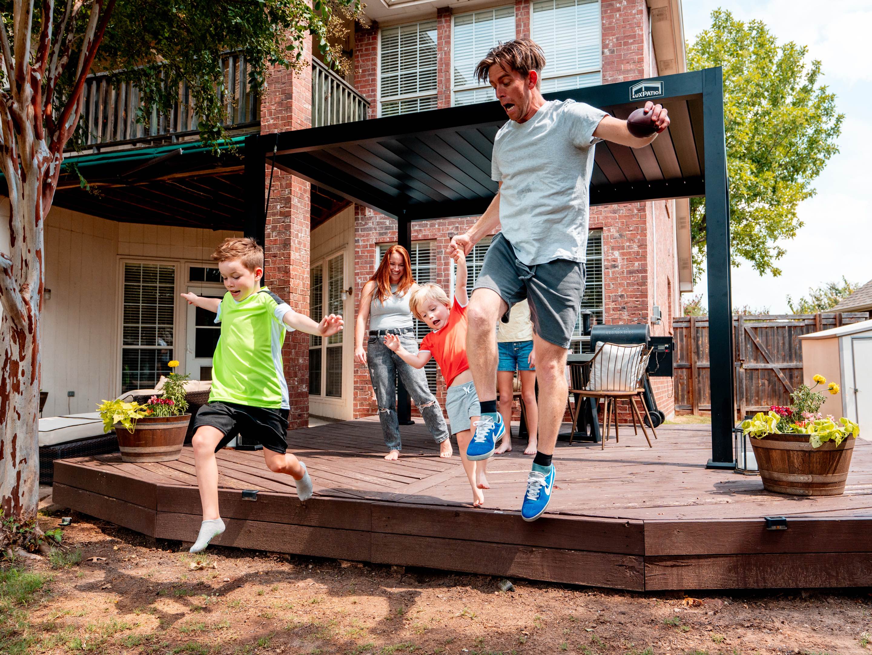 Aluminum Louvered Pergola