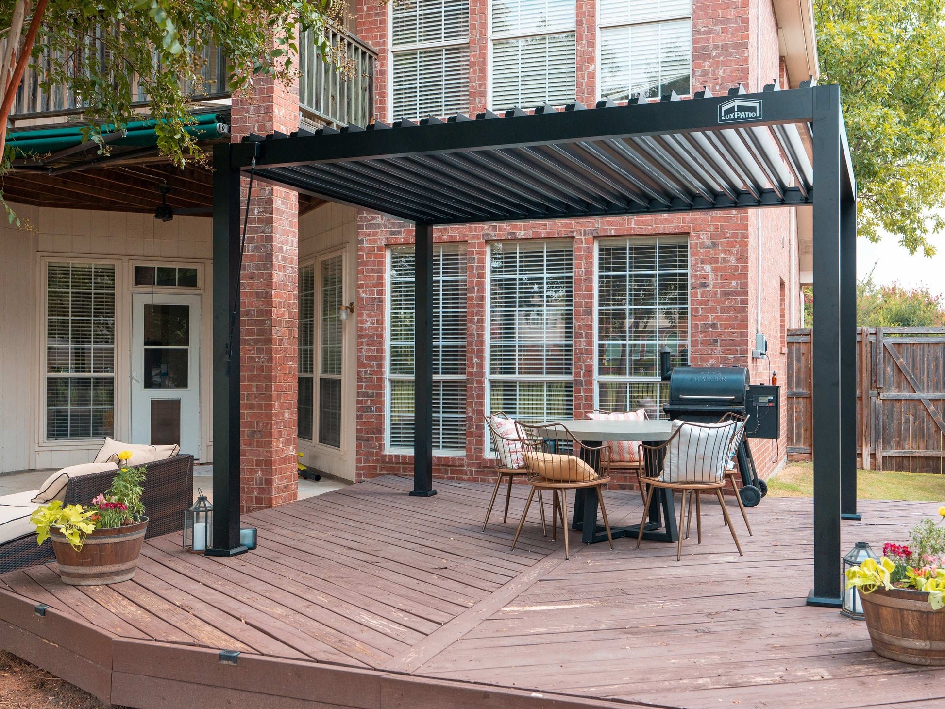 Aluminum Louvered Pergola